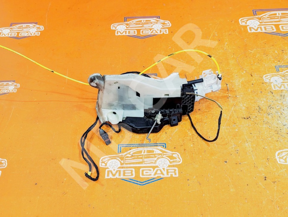 Замок двери передней правой MERCEDES-BENZ S-класс W220 (1998 - 2005) фото 1 &mdash; Разборка Мерседес