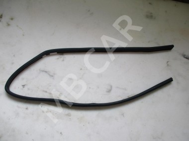 Уплотнитель капота MERCEDES-BENZ C-класс W205/S205/C205/A205 (2014 - 2018) — Разборка Мерседес