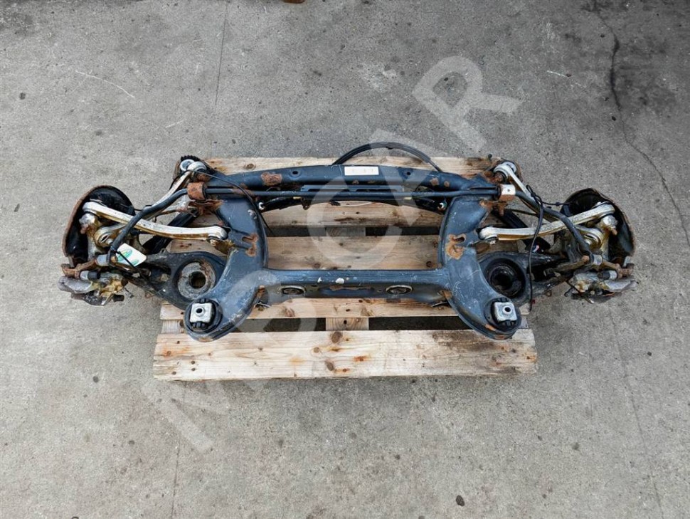 Подрамник задний MERCEDES-BENZ C-класс W204/S204/С204 рестайлинг (2011 - 2015) фото 1 — Разборка Мерседес