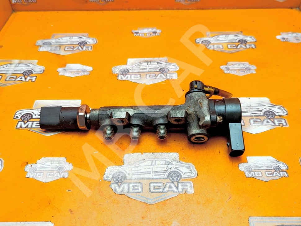 Рампа топливная MERCEDES-BENZ S-класс W220 (1998 - 2005) фото 1 &mdash; Разборка Мерседес