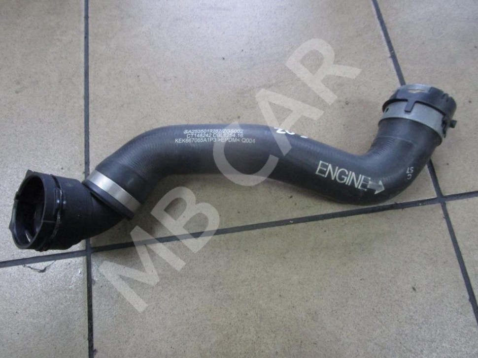 Патрубок радиатора MERCEDES-BENZ C-класс W203/S203/CL203 (2000 - 2004) фото 1 — Разборка Мерседес