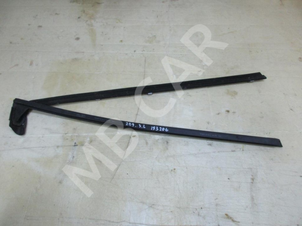 Молдинг стекла двери MERCEDES-BENZ CLK-класс C209/A209 (2002 - 2005) фото 1 — Разборка Мерседес