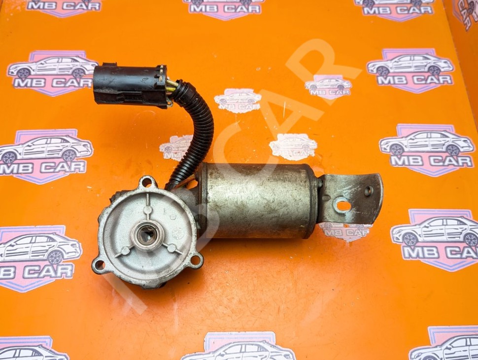 Моторчик раздаточной коробки MERCEDES-BENZ M-класс W163 (1997 - 2001) фото 1 &mdash; Разборка Мерседес