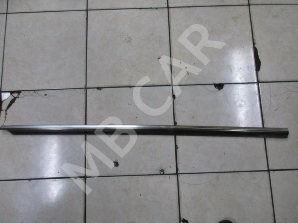 Молдинг стекла двери MERCEDES-BENZ S-класс W140 (1991 - 1998) фото 1 — Разборка Мерседес