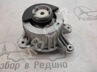 Опора двигателя MERCEDES-BENZ C-класс W205/S205/C205/A205 (2014 - 2018) — Разборка Мерседес