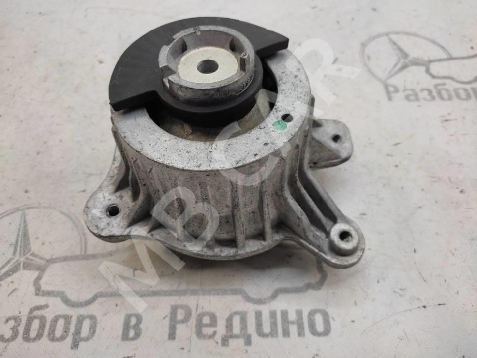 Опора двигателя MERCEDES-BENZ C-класс W205/S205/C205/A205 (2014 - 2018) фото 1 — Разборка Мерседес