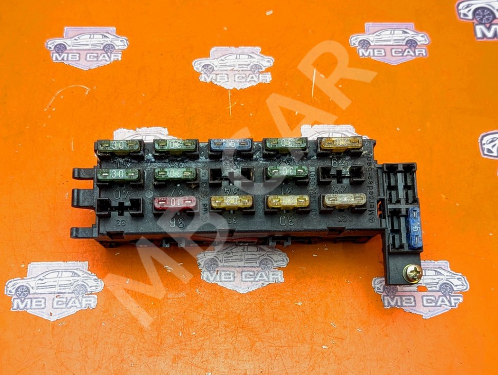 Блок предохранителей MERCEDES-BENZ S-класс W140 (1991 - 1998) фото 1 — Разборка Мерседес