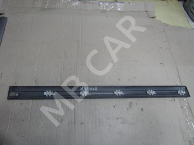 Молдинг двери MERCEDES-BENZ E-класс W210/S210 рестайлинг (1999 - 2003) — Разборка Мерседес