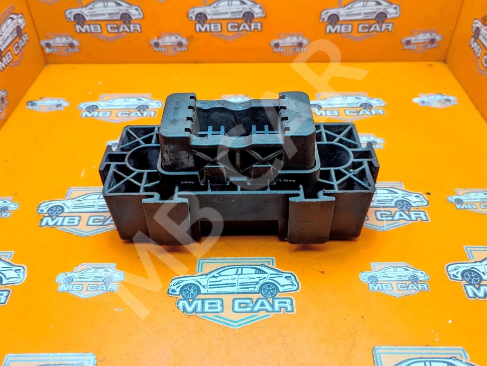 Поддомкратник MERCEDES-BENZ GLE-класс W166 (2015 - 2018) фото 1 — Разборка Мерседес