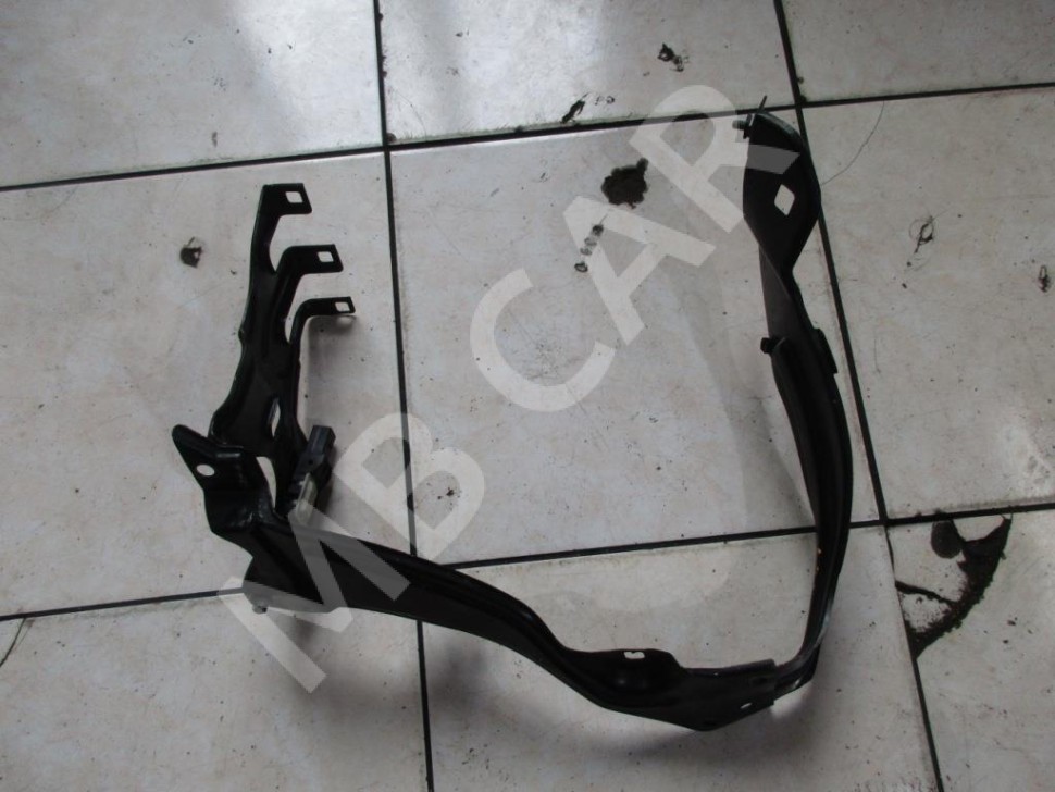 Рамка крепления фары MERCEDES-BENZ C-класс W203/S203/CL203 рестайлинг (2004 - 2008) фото 1 — Разборка Мерседес