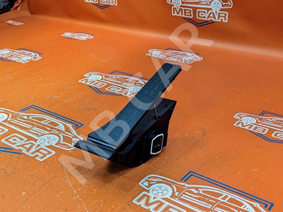 Педаль газа электронная MERCEDES-BENZ SL-класс R231 рестайлинг (2016 - 2020) фото 1 &mdash; Разборка Мерседес