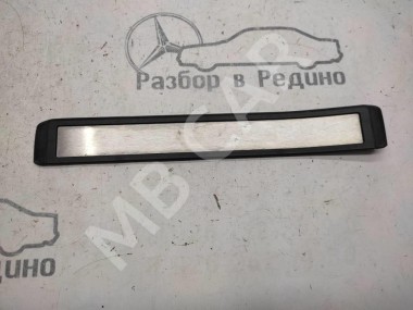 Накладка порога внутренняя MERCEDES-BENZ E-класс W211/S211 (2002 - 2006) — Разборка Мерседес
