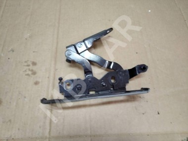 Петля капота MERCEDES-BENZ C-класс W204/S204 (2006 - 2011) — Разборка Мерседес