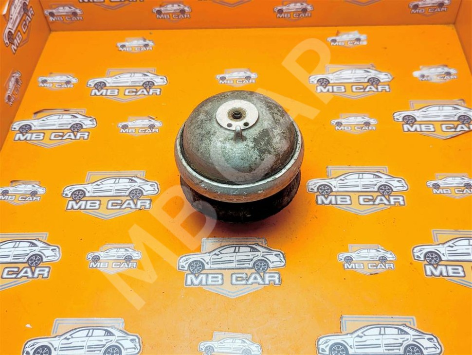 Опора двигателя MERCEDES-BENZ W124 W124/S124/C124/A124 (1984 - 1993) фото 1 — Разборка Мерседес