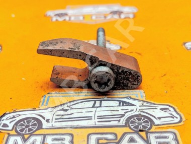 Кронштейн крепления форсунок MERCEDES-BENZ V-класс W447 рестайлинг (2019 - 2025) &mdash; Разборка Мерседес