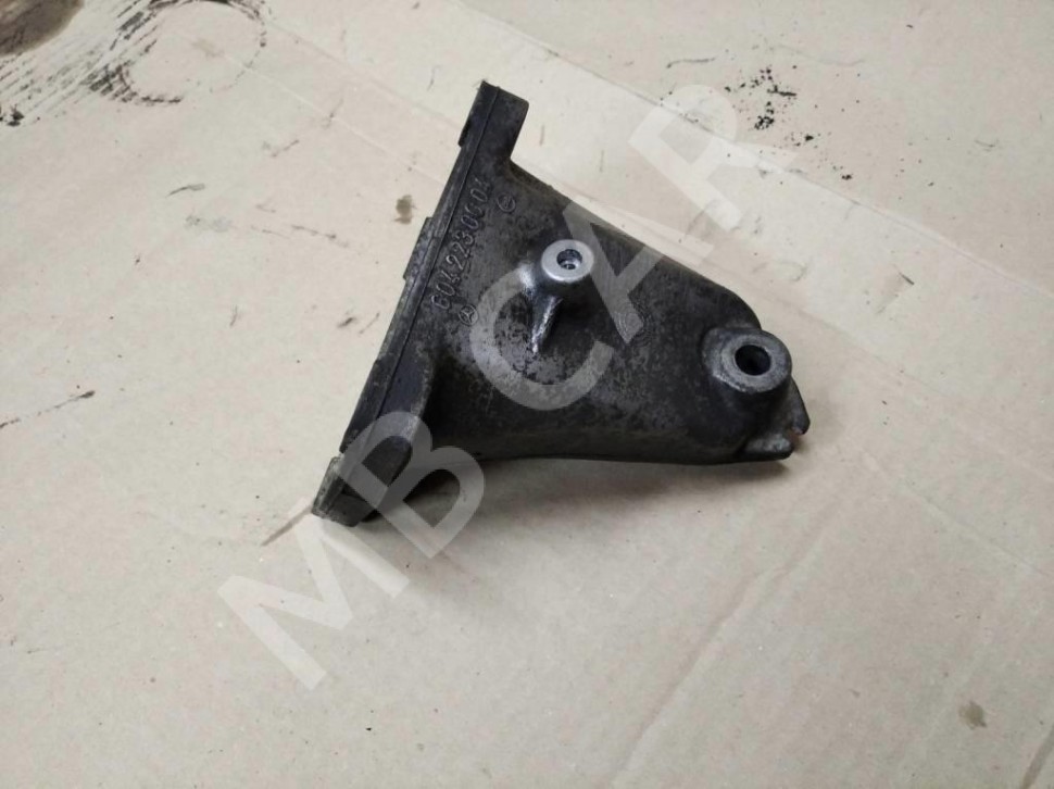 Лапа правая MERCEDES-BENZ E-класс W210/S210 (1995 - 1999) фото 1 — Разборка Мерседес