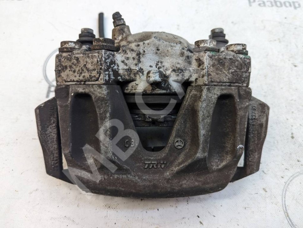 Суппорт передний левый MERCEDES-BENZ E-класс W212/S212/C207/A207 (2009 - 2013) фото 1 — Разборка Мерседес