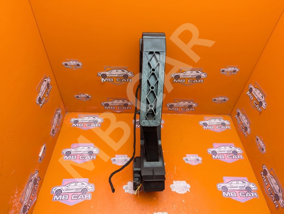 Педаль газа электронная MERCEDES-BENZ SLK-класс R170 рестайлинг (2000 - 2004) фото 1 &mdash; Разборка Мерседес