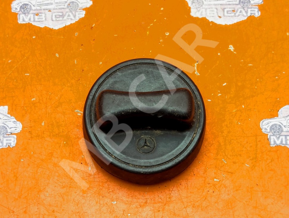 Крышка топливного бака MERCEDES-BENZ S-класс W220 (1998 - 2005) фото 1 — Разборка Мерседес