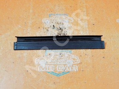 Накладка порога внутренняя MERCEDES-BENZ E-класс W124/S124/C124/A124 (1984 - 1997) — Разборка Мерседес