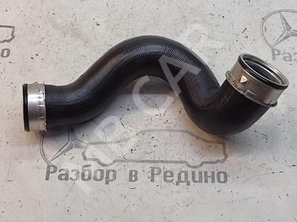Патрубок интеркулера MERCEDES-BENZ C-класс W203/S203/CL203 (2000 - 2004) фото 1 — Разборка Мерседес