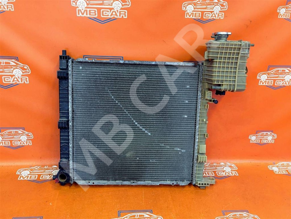 Радиатор MERCEDES-BENZ Vito W638 (1996 - 2003) фото 1 &mdash; Разборка Мерседес