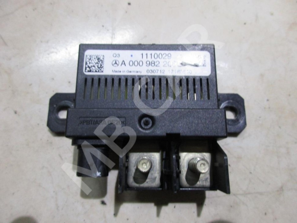 Реле зарядки аккумулятора MERCEDES-BENZ E-класс W212/S212/C207/A207 (2009 - 2013) фото 1 — Разборка Мерседес