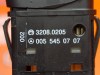 Кнопка блокировки дверей MERCEDES-BENZ V-класс W638/W639 (1996 - 2003) V 220 2.1 D AT (122 л.с.) фото 7 &mdash; Разборка Мерседес