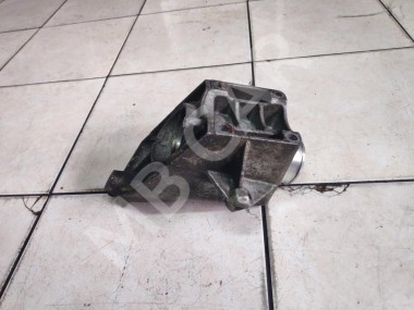 Лапа левая MERCEDES-BENZ Vito W639 (2003 - 2010) — Разборка Мерседес