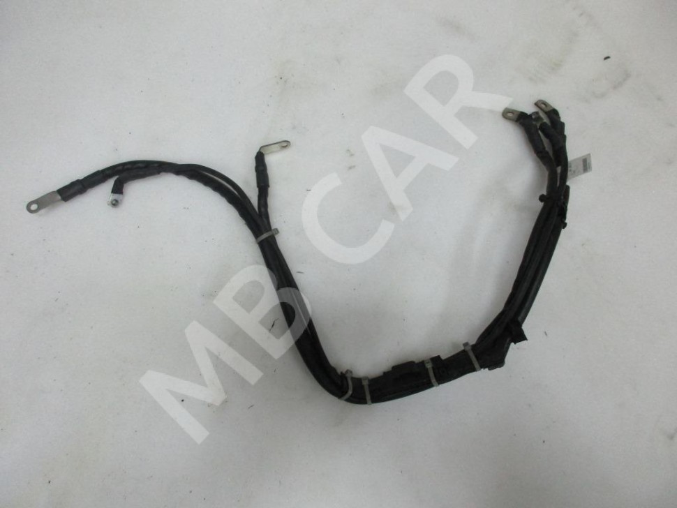 Провод плюсовой MERCEDES-BENZ C-класс W205/S205/C205/A205 (2014 - 2018) фото 1 — Разборка Мерседес