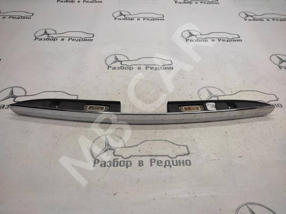 Накладка крышки багажника MERCEDES-BENZ M-класс W164 (2005 - 2008) фото 1 — Разборка Мерседес