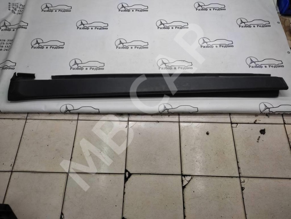 Порог пластиковый левый MERCEDES-BENZ M-класс W164 (2005 - 2008) фото 1 — Разборка Мерседес