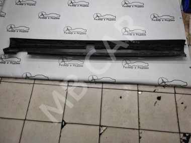 Порог пластиковый левый MERCEDES-BENZ M-класс W164 (2005 - 2008) — Разборка Мерседес