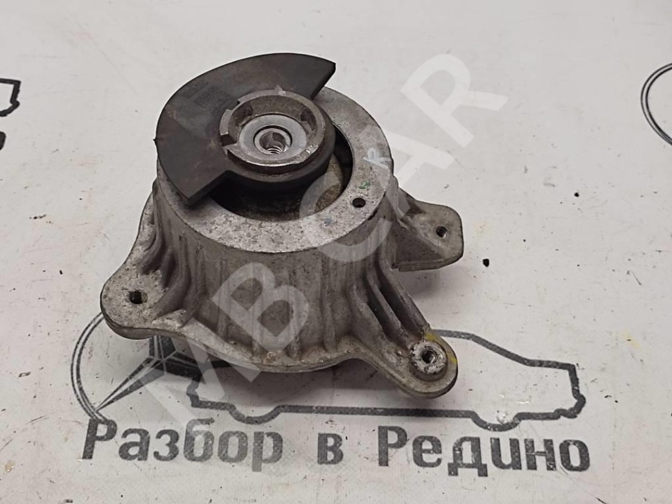 Опора двигателя MERCEDES-BENZ C-класс W205/S205/C205/A205 (2014 - 2018) фото 1 &mdash; Разборка Мерседес