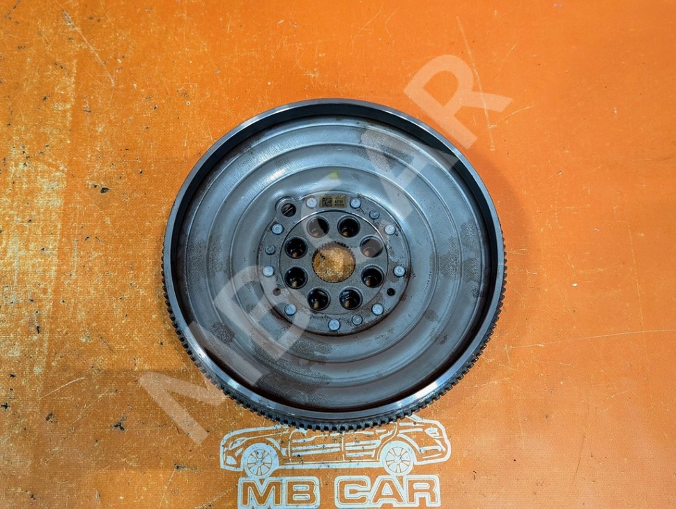 Маховик РКПП (Робот) MERCEDES-BENZ A-класс W176 рестайлинг (2015 - 2018) фото 1 — Разборка Мерседес