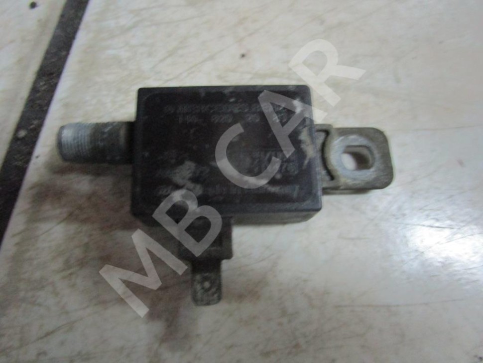 Усилитель антенны MERCEDES-BENZ S-класс W140 (1991 - 1998) фото 1 — Разборка Мерседес