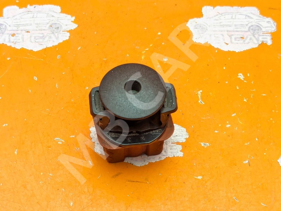 Клипса радиатора MERCEDES-BENZ E-класс W211/S211 (2002 - 2006) фото 1 &mdash; Разборка Мерседес