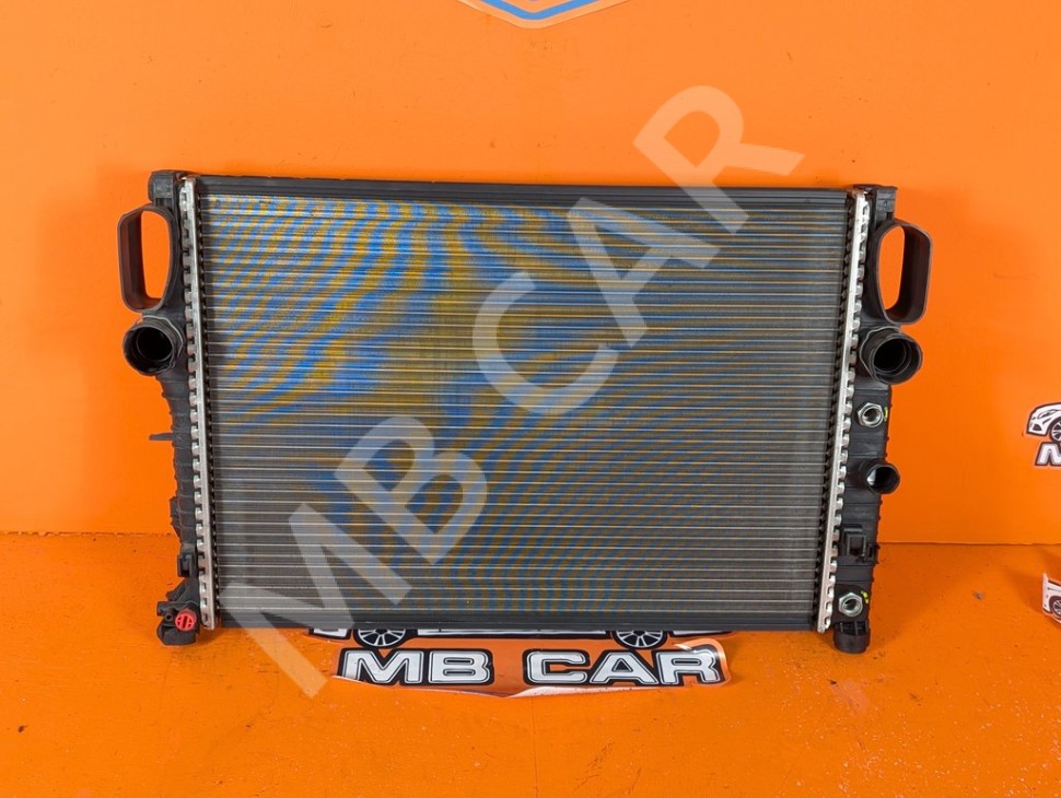 Радиатор MERCEDES-BENZ CLS-класс C219 (2004 - 2008) фото 1 &mdash; Разборка Мерседес