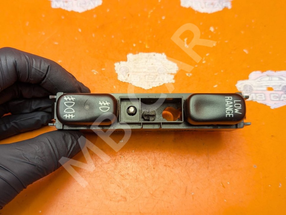 Кнопка блокировки мостов MERCEDES-BENZ M-класс W163 рестайлинг (2001 - 2005) фото 1 &mdash; Разборка Мерседес