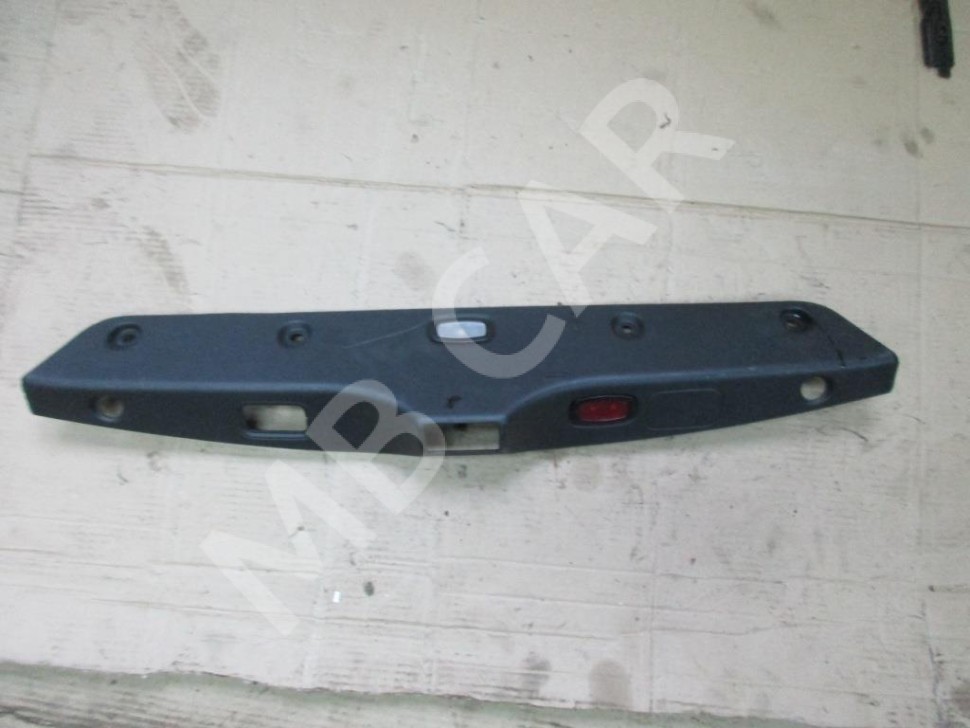 Накладка крышки багажника MERCEDES-BENZ E-класс W213/S213/C238/A238 (2016 - 2021) фото 1 — Разборка Мерседес