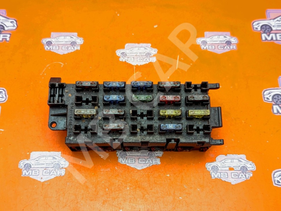 Блок предохранителей MERCEDES-BENZ S-класс W140 (1991 - 1998) фото 1 — Разборка Мерседес