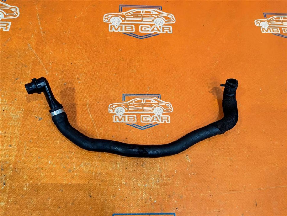 Патрубок ОЖ MERCEDES-BENZ C-класс W204/S204 (2006 - 2011) фото 1 &mdash; Разборка Мерседес