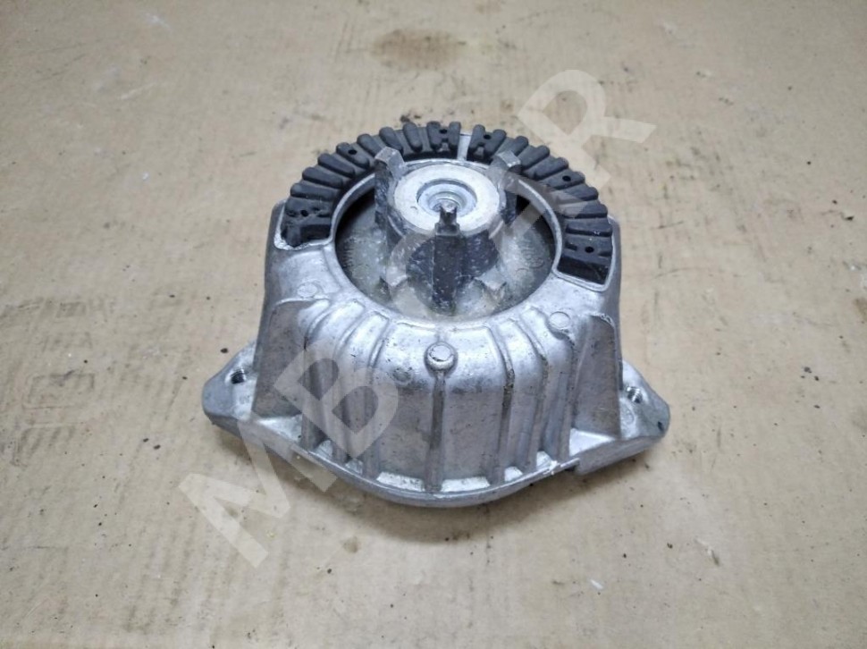 Опора двигателя MERCEDES-BENZ CLS-класс C218/X218 (2010 - 2014) фото 1 — Разборка Мерседес