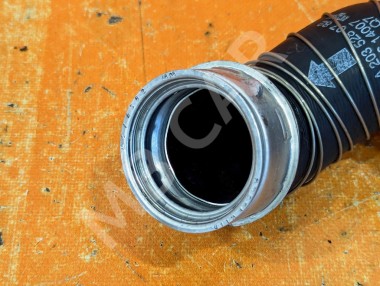 Патрубок интеркулера MERCEDES-BENZ C-класс W203/S203/CL203 рестайлинг (2004 - 2008) — Разборка Мерседес