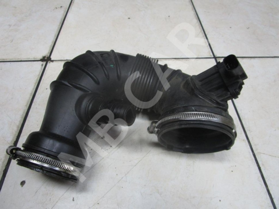 Патрубок воздушный MERCEDES-BENZ E-класс W212/S212/C207/A207 (2009 - 2013) фото 1 — Разборка Мерседес