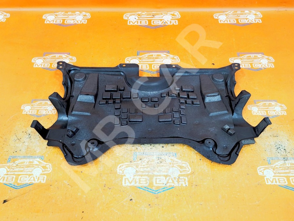 Защита двигателя MERCEDES-BENZ C-класс W204/S204 (2006 - 2011) фото 1 — Разборка Мерседес