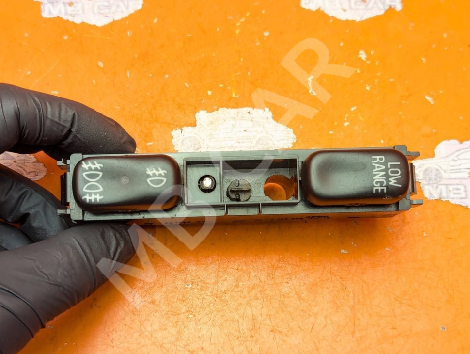 Кнопка блокировки мостов MERCEDES-BENZ M-класс W163 рестайлинг (2001 - 2005) фото 1 &mdash; Разборка Мерседес