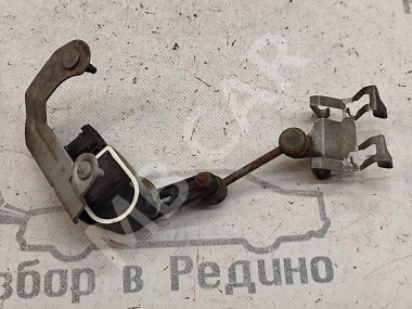 Датчик уровня пола MERCEDES-BENZ C-класс W205/S205/C205/A205 (2014 - 2018) — Разборка Мерседес