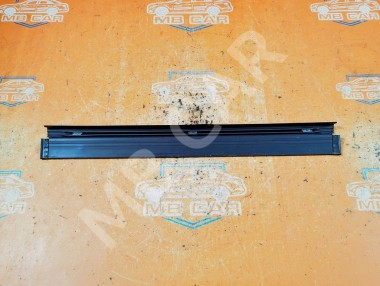 Накладка порога внутренняя MERCEDES-BENZ E-класс W124/S124/C124/A124 (1984 - 1997) — Разборка Мерседес