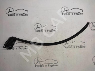 Уплотнитель стекла двери MERCEDES-BENZ SLK-класс R170 (1996 - 2000) — Разборка Мерседес